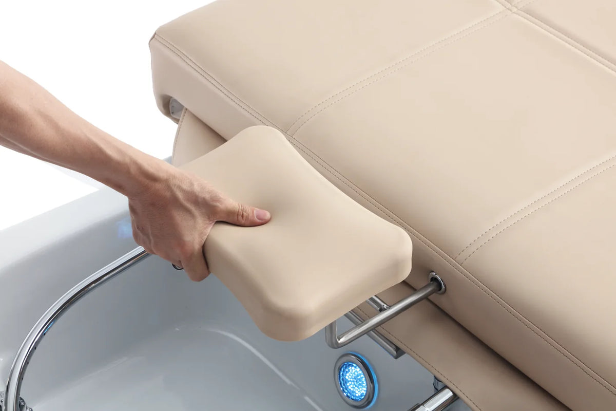 La souplesse de l’appui-tête Dream Pillow de la Table Ultra